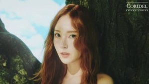 Jessica mừng sinh nhật cô đơn và hoài niệm quá khứ trong MV comeback "Summer Storm”