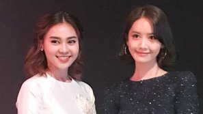 ‘Bạn gái tin đồn’ của S.T đọ sắc cùng ngọc nữ Yoona (SNSD) trên thảm đỏ LHP Busan
