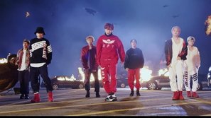 Cả thế giới ra đây mà xem, cuối cùng BTS cũng đã 'thả xích' cho MV 'MIC Drop' rồi!