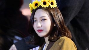 Netizen Hàn nghi ngờ Joy (Red Velvet) bị bạn diễn cô lập, xa lánh khi tham gia đóng phim