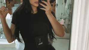 Sử dụng đai siết bụng để nhanh chóng lấy lại vòng hai thon gọn, Kylie Jenner bị chỉ trích thậm tệ vì xem thường sức khỏe và làm đẹp một cách không an toàn