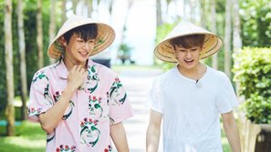 Fan phát sốt với hình ảnh Kang Daniel và Mark (NCT) đội nón lá trong kỳ nghỉ tại Đà Nẵng mới đây