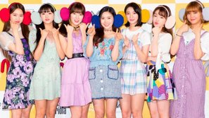 Tiếp tục mang concept 'con khỉ dị ứng chuối' đến Nhật Bản, girlgroup Kpop bị chỉ trích thậm tệ 'rẻ tiền, bẩn thỉu'