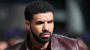 Với những hành động gây tranh cãi này, Drake có còn nên được xem là 'trai ngoan' của hip-hop nữa hay không?