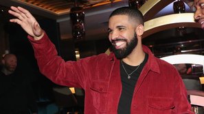 Không chỉ gây nên trào lưu với thử thách nhảy 'In My Feelings', Drake lại bất ngờ khiến cự dân mạng dậy sóng nhờ dòng tweet từ… 6 năm trước