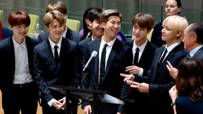 Đại biểu quốc hội Hàn Quốc đề xuất đưa BTS sang Triều Tiên biểu diễn, ARMY lo lắng 'lành ít dữ nhiều'