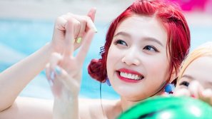 Chỉ một phút lỡ lời, Joy (Red Velvet) bị netizen phát hiện đã từng hẹn hò và hôn hít người khác giới