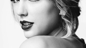 10 ảnh đẹp của sao US-UK khi chụp cho tạp chí Billboard: Taylor Swift lưng trần, Charlie Puth phong độ