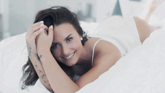 Hãy cùng điểm qua 15 điều thú vị này về cô nàng Demi Lovato nhé!