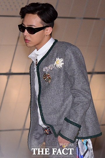 GDragon náo loạn show thời trang Chanel với phong cách cực ngầu