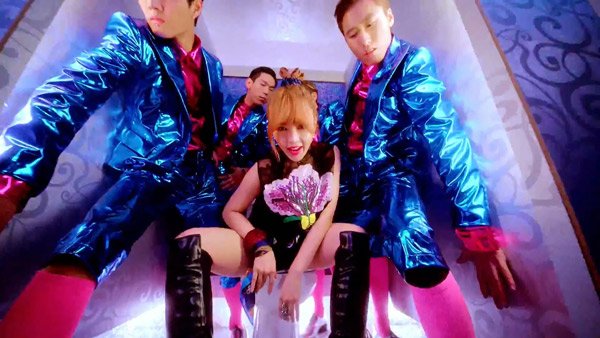 Những động tác vũ đạo phản cảm nhất của nhóm nữ Kpop