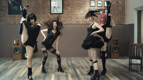 Những động tác vũ đạo phản cảm nhất của nhóm nữ Kpop