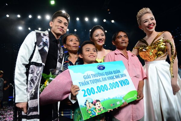 Hồ Văn Cường đăng quang Vietnam Idol Kids 2016