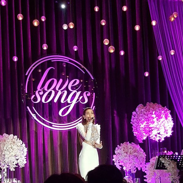 Hồ Ngọc Hà đẹp lộng lẫy trên sân khấu "Private show - Love Songs"
