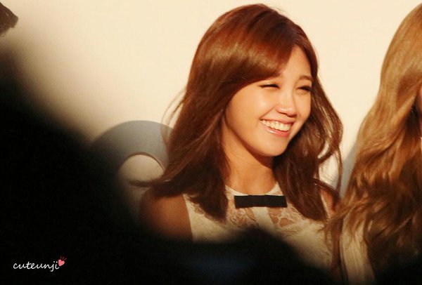 Top 5 idol nữ sở hữu nụ cười tỏa nắng nhất showbiz Hàn