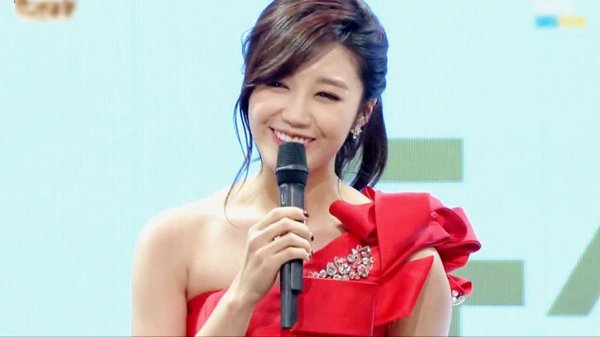 Top 5 idol nữ sở hữu nụ cười tỏa nắng nhất showbiz Hàn