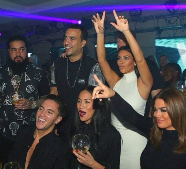 Kim Kardashian được tiền chỉ cần… đi tiệc