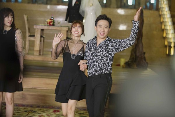 Running Man Vietnam tập 9: khoảnh khắc lãng mạn nhất là BB Trần và Trương Thế Vinh môi-chạm-môi 2