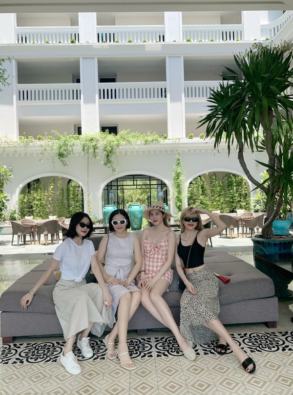 Bốn chị em nhà bạn gái tin đồn Sơn Tùng rất thân thiết và thường xuyên đi du lịch cùng nhau.
