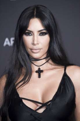 Kim Kardashian: Toilet vàng