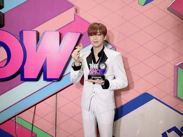 chiến thắng gây tranh cãi của Kang Daniel trên The Show