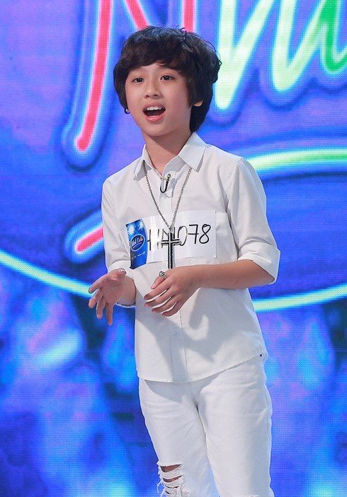 'Hoàng tử bé' của Vietnam Idol Kids lột xác sau 3 năm ảnh 2