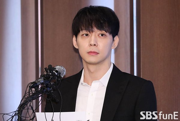 Yoochun tuyên bố trở lại ngành giải trí