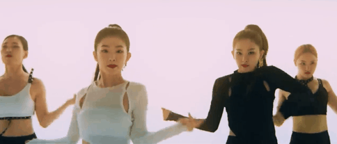vũ đạo Naughty của Irene & Seulgi được Knet khen ngợi