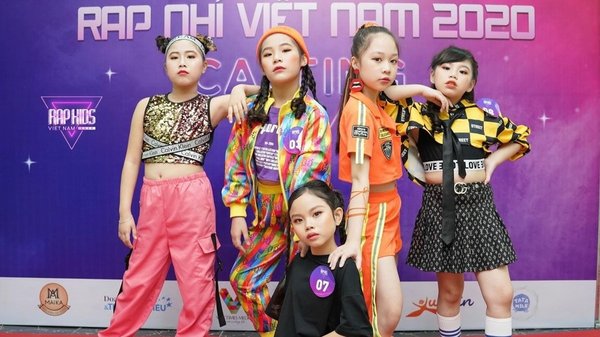 Gameshow Việt ngày càng nhảm nhí: hết ép trẻ em 'chín sớm' lại mời toàn hiện tượng mạng phản cảm 1