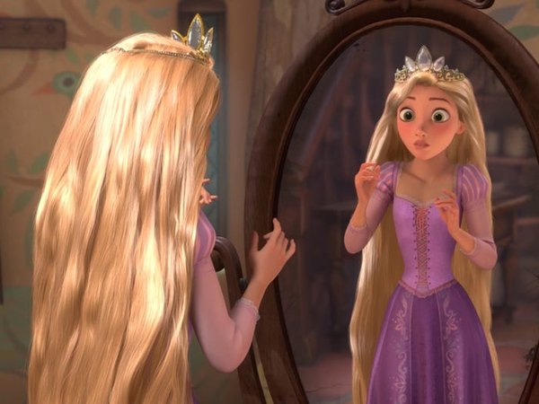 Công chúa Rapunzel trong phim “Tangled” năm 2010: Vương miện màu sắc nhất
