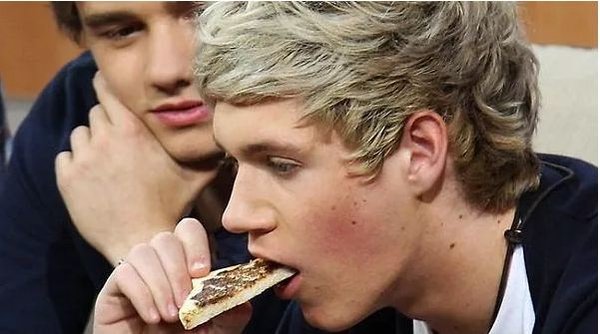 Một nửa chiếc bánh ăn dở của Niall Horan