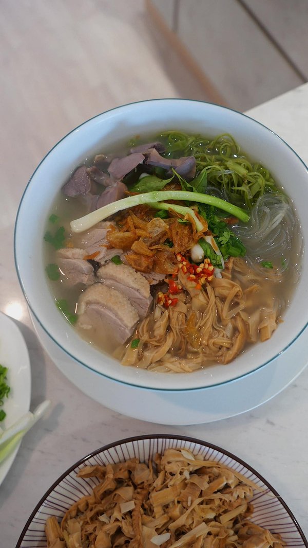 Ở nhà mùa dịch, sao Việt có 'ghét bếp' đến mấy cũng thành masterchef 11