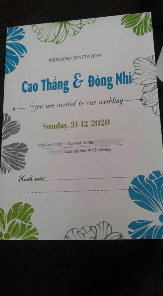 Sau nhiều năm yêu đương, Đông Nhi và Ông Cao Thắng đã tổ chức lễ đính hôn tại một khách sạn cao cấp ở TP.HCM. Cặp đôi xuất hiện rạng rỡ và hạnh phúc trên thảm đỏ, cho thấy tình cảm của họ vẫn không hề giảm đi theo thời gian.