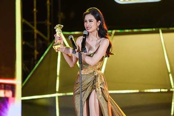 BTC Hoa hậu Việt Nam xin lỗi vì váy xuyên thấu của Phương Anh