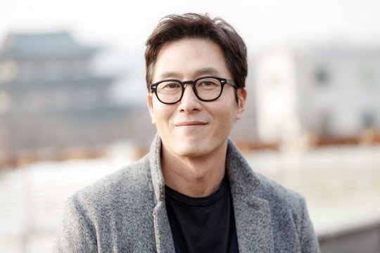 Sunmi bị chỉ trích vì đăng ảnh tưởng niệm Kim Joo Hyuk