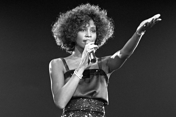 Whitney Houston đột tử trước thềm Grammy năm 2012
