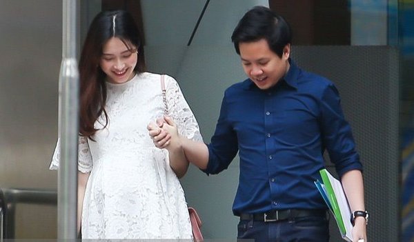 Đặng Thu Thảo hạnh phúc cùng doanh nhân Trung Tín đi khám thai