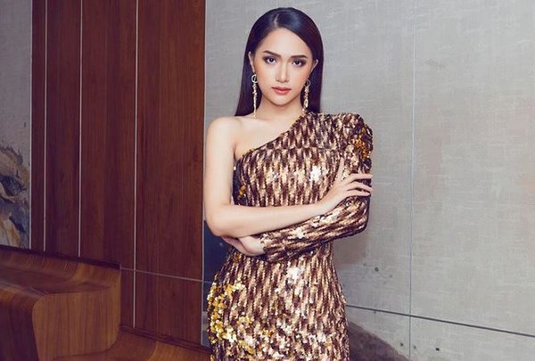 Kể từ khi lên ngôi Hoa hậu chuyển giới Quốc tế, Hương Giang Idol đã có bước thay đổi trong gu ăn mặc