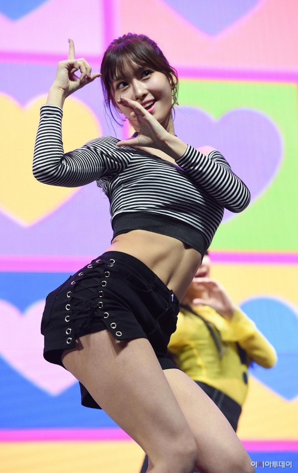 Momo (TWICE) top dancer Kpop
