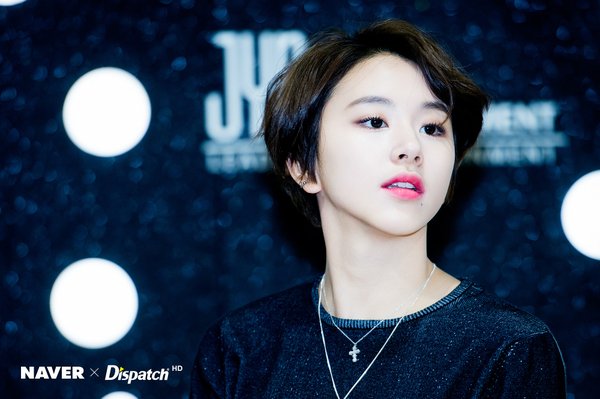 chaeyoung short hair