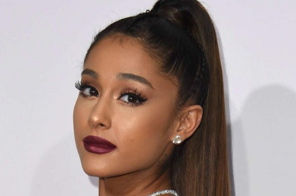 Đang ở đỉnh cao sự nghiệp, Ariana Grande bất ngờ tuyên bố tạm ngừng ca hát