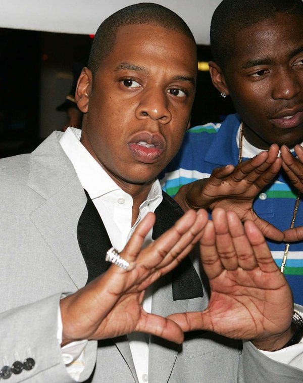 Jay Z cam kết trung thành với Illuminati