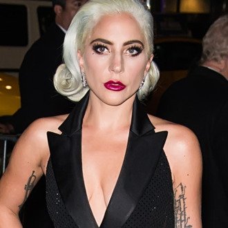 Lady Gaga: Nghệ sĩ hát quán bar