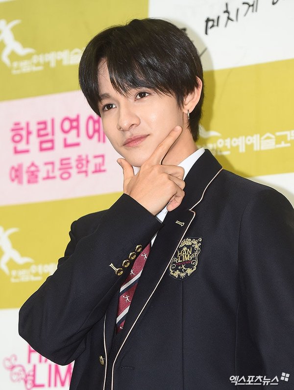 dàn idol kpop tại lễ khai giảng Hanlim 2019