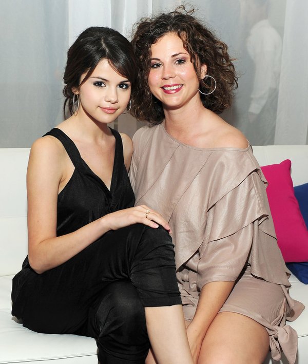  Selena Gomez and her mother, the woman who wholeheartedly sacrificed and loved her