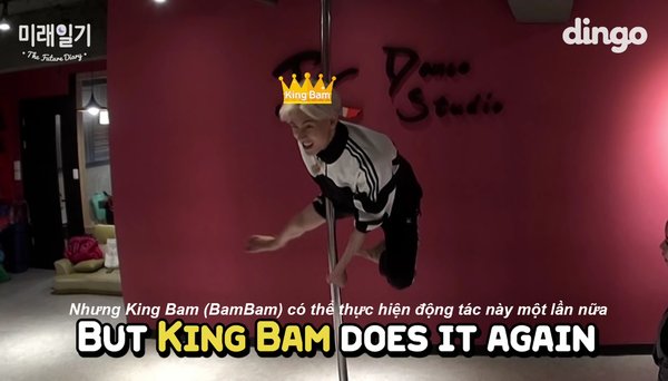 
Dù chỉ mới tiếp xúc với múa cột nhưng BamBam đã thực hiện rất tốt. (Ảnh: Dingo)